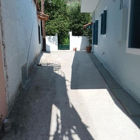 Apartment Rustico Epidaurus Esterno foto